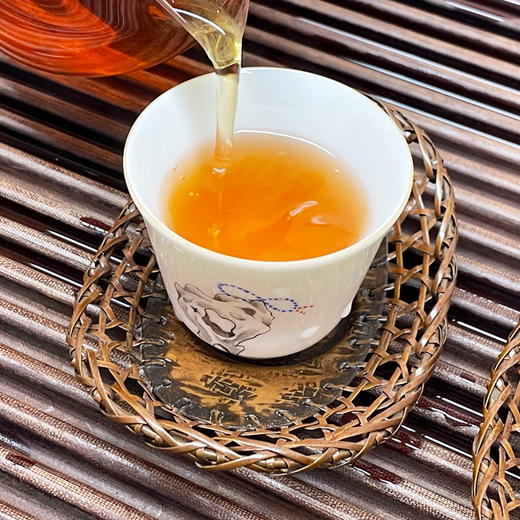 【品质好茶】2006年黎明特制精品 邓学先生定制 烟蜜香回甘好耐泡度高 用料非常好  干仓真品 这个版认准特制精品 区别于特制青饼 品质非常高 商品图10