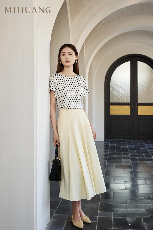 米皇圆领女衫 商品图0