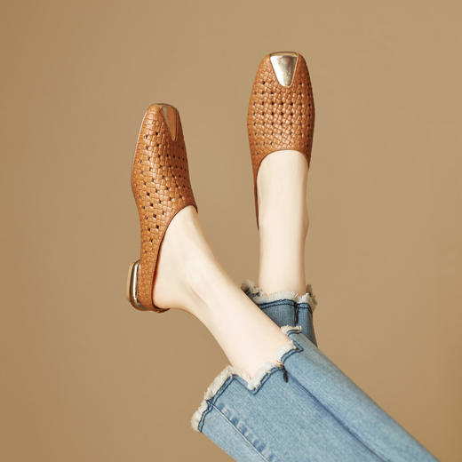 【预售5天】头层羊皮~小众复古洞洞编织款平底真皮拖鞋夏季新款包头凉鞋MBJR&6869 商品图4