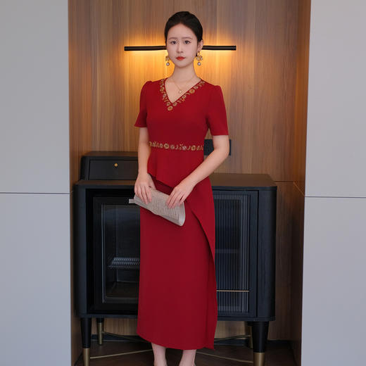 DNO-5CF24151高端品牌气质名媛2025夏季新款钉珠长款连衣裙 商品图1