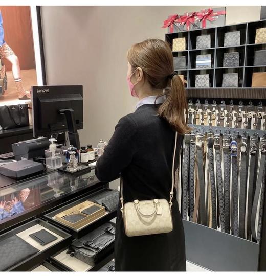 Coach蔻驰女包越南进口材料原厂五金出货RowanPVC新波士顿水桶mini手提斜挎枕头包（SS） 商品图6