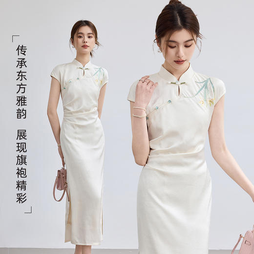 VICTORIA&VERA夏季”翡色金蕊”新中式国风贵气遮小腹显瘦绿扣黄色花旗袍裙 商品图4