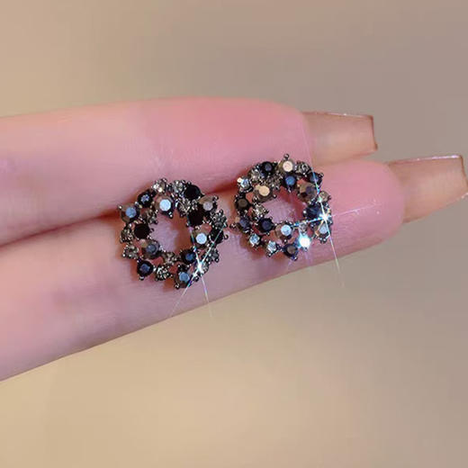 JU-DH-0017法式轻奢冷淡风黑色花朵耳环复古小众设计感时尚气质耳钉新款耳饰 商品图3