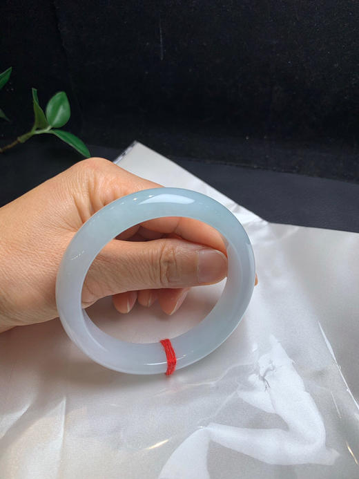 612681，58带底色正圈手镯，底妆均匀干净，一截带淡淡的晴底色，清新干净 商品图5