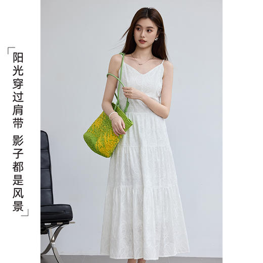 VICTORIA&VERA夏季“白月光”系列立体绣花V领吊带连衣裙蛋糕层次裙摆 商品图6