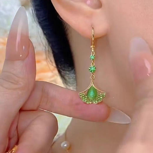 JU-DC-1312新款时尚气质绿色耳环小众设计银杏叶耳扣镶钻猫眼石耳坠耳饰 商品图3