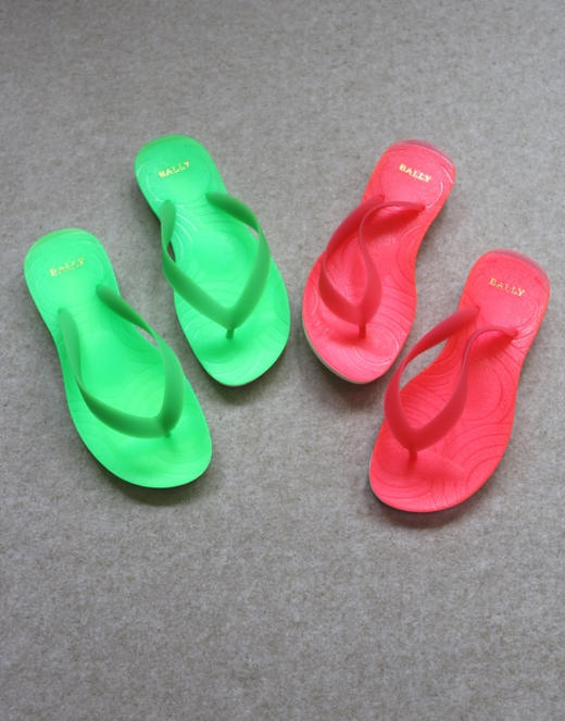 简单粗暴 哈！女段 Bally 剔透的热塑性弹性橡胶 夹脚 人字拖 2色入 商品图0
