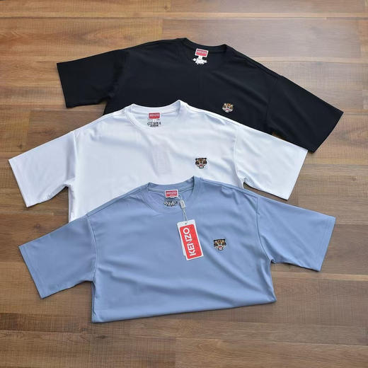 原单正品KENZO 体恤，顶奢面料+原版万针刺绣

颜色：黑色 白色 清新蓝

尺寸：M～XXL 商品图1