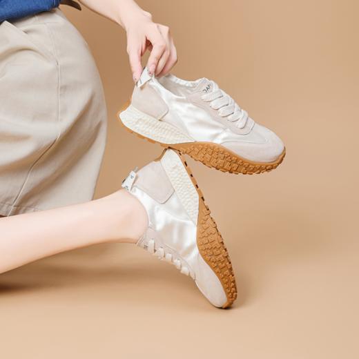 ✨品牌直发👉【DAPHNE达芙妮厚底薄款透气阿甘德训鞋】 做工品质一流❗时尚精致！ ✅“一代鞋王”，曾拥有超过6000家门店‼ ✅匠心品质，经典百搭，质感直接拉满！ ✨女鞋：尺码35-40码 商品图5