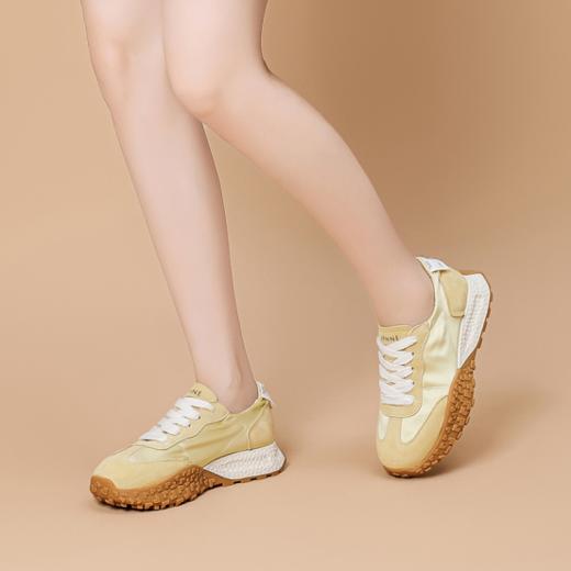 ✨品牌直发👉【DAPHNE达芙妮厚底薄款透气阿甘德训鞋】 做工品质一流❗时尚精致！ ✅“一代鞋王”，曾拥有超过6000家门店‼ ✅匠心品质，经典百搭，质感直接拉满！ ✨女鞋：尺码35-40码 商品图7