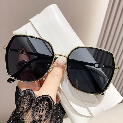 【夏季新款防晒墨镜】街拍时尚凹造型 闪边防紫外线太阳镜 海边沙滩高级感墨镜 商品图5