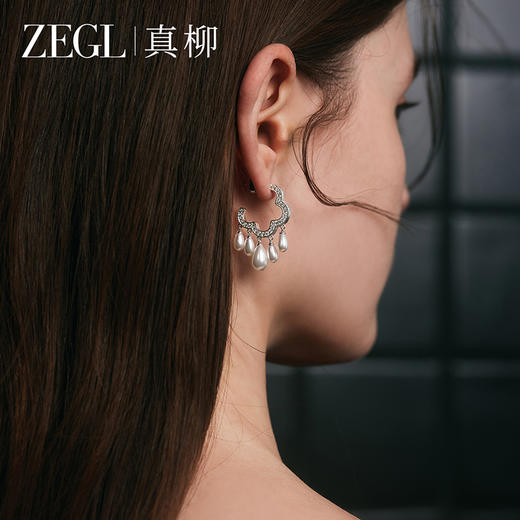 ZEGL真柳设计师沁白系列流苏耳环女新款爆款小众耳钉人造珍珠耳饰 商品图0