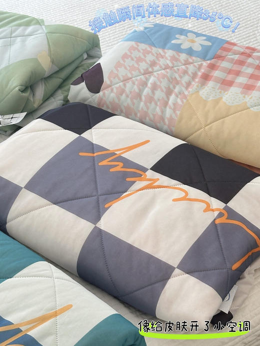 送8元退货运费 宜家同厂同源【夏日COOL玻尿酸美肤冰皮被】这款凉感丝空调被简直是为夏天而生的睡眠救星!手感细腻舒适 商品图3
