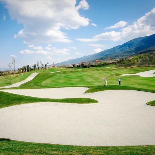 云南避暑：大理苍海高尔夫艺术酒店康养度假之旅￥1199起/单人6晚/15晚/30晚，2人起订，背靠苍山，面朝洱海，毗邻5A景区崇圣寺三塔、大理古城，出游方便！ 商品图13