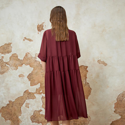 EITIE爱特爱宽松压褶拼接直筒显瘦连衣裙2025夏季新款8207952 商品图8