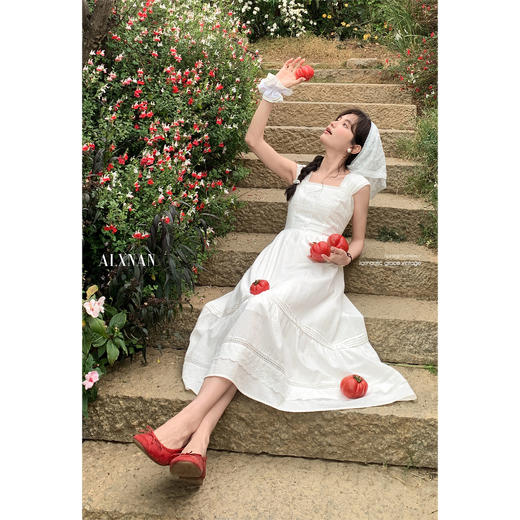 【65折秒杀】鹿向南 「夏日花序」米白色气质收腰显瘦女方口领连衣裙夏A字长裙L55116 商品图4