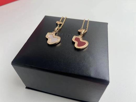 D041433贝母天然孔雀石麒麟中号双葫芦项链 商品图2