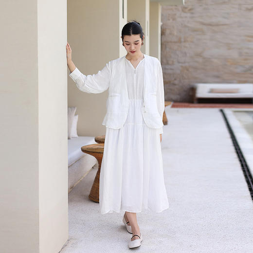 绽放旅行女装132-133朵/复古设计感v领碎褶蛋糕长袖宽松连衣裙 商品图1