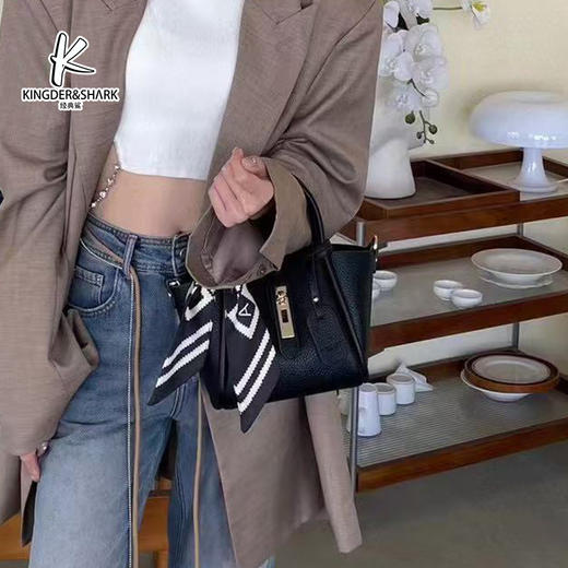 经典鲨2025年新款气质丝巾款大容量手提包KGB05-5290391 商品图4