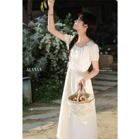 【6折秒杀】鹿向南「海岛白沙」杏色短袖连衣裙女2025年新款设计感松紧腰裙子