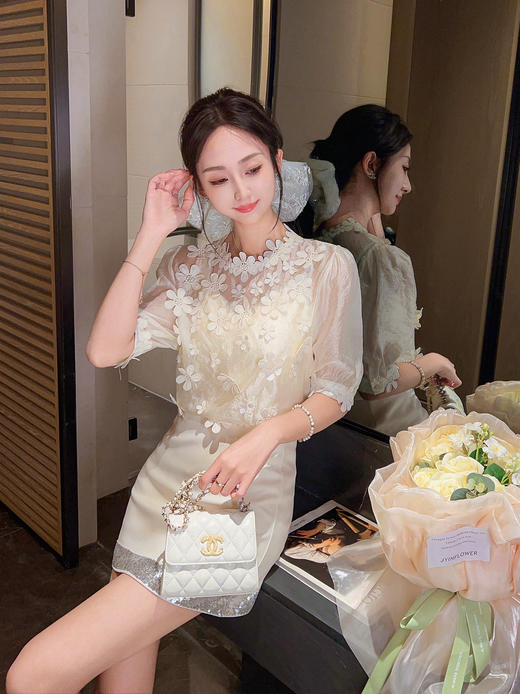 张心子【巴洛克花朵】温柔气质立体花边雪纺衫上衣 U2504007 商品图4