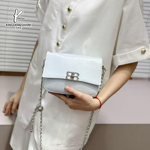经典鲨2025年新品柔软简约单肩斜挎链条小方包KGB31-5289091 商品图3