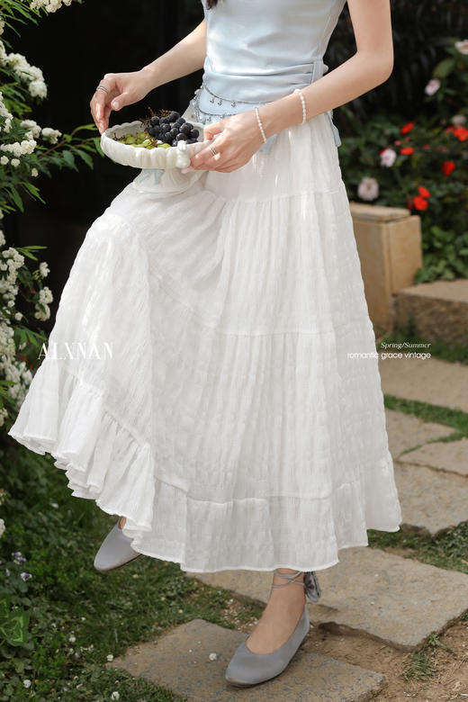 鹿向南「慵懒半夏」白色气质度假裙子女夏新款A字百搭显瘦半身裙 商品图5