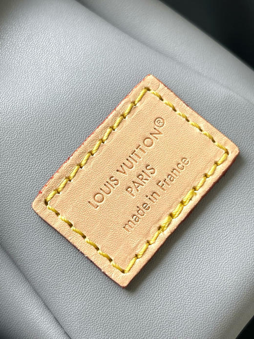 春夏特惠💰950 原单LV M13285 尺寸：23.5×16×8.5cm SIDE TRUNK 牛仔布软盒子包 商品图8