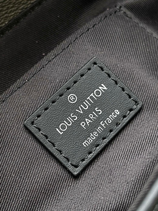 春夏特惠💰700 原单LV M12618 尺寸：22.5×16×5cm PULSE 绿花邮差包 商品图8