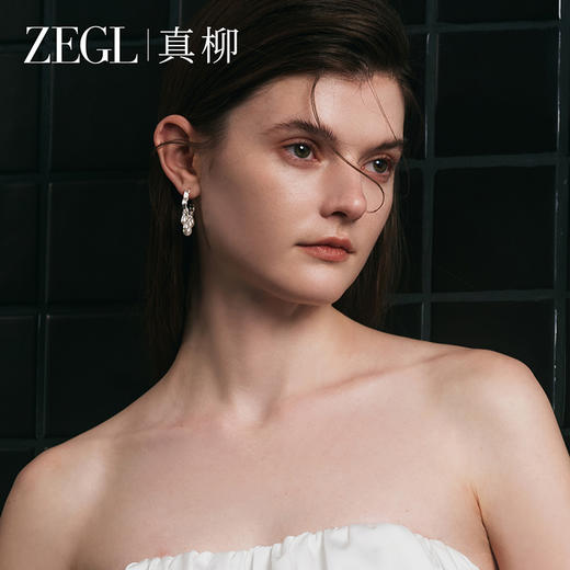 ZEGL真柳设计师沁白系列流苏耳环女新款爆款小众耳钉人造珍珠耳饰 商品图3