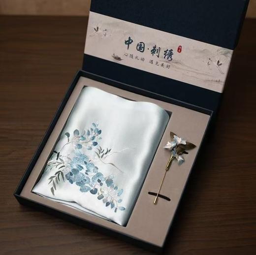 苏绣真丝围巾手工绒花套盒 商品图0