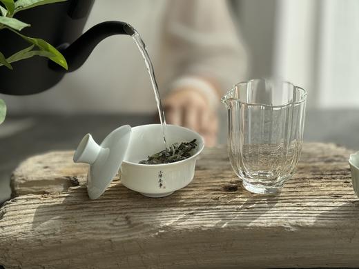 【新茶上市】《冰肌》2025准特级白牡丹饼，又清，又鲜，又香，冰雪微甜，清雅不可方物（8饼收藏装） 商品图4