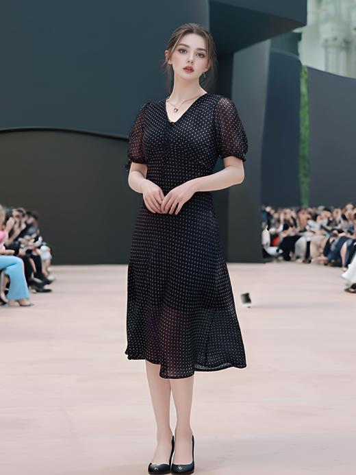 法式V领系带收腰泡泡袖连衣裙 商品图1