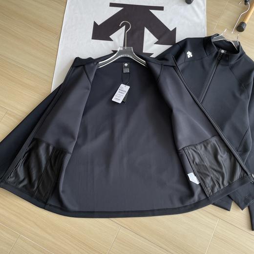 点此购买 迪桑特TRAINING系列综训训练男士针织运动上衣外套 cp 315148 商品图4