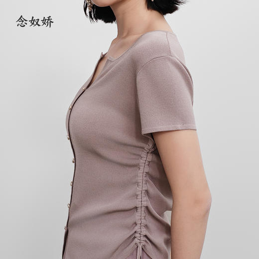 【商场同款】CNK5496 “双色针织” 显瘦好穿 透气干爽 版型基础好搭配 商品图3