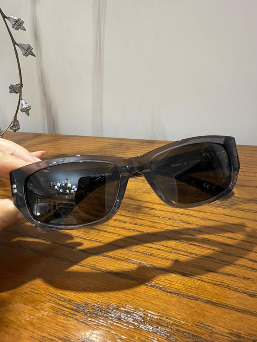 414-7 代工圆正 白敬亭同款 巴黎家25新 矩形窄框 时尚墨镜 情侣同款 太阳镜 商品图6