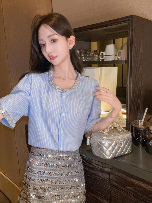 张心子【蓝调时刻】miu系镶钻气质名媛千金风条纹衬衫上衣 U2504027 商品图2