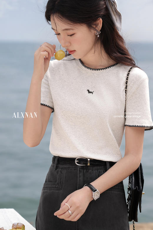 鹿向南「棉朵轻吟」法式气质灰色圆领短袖T恤夏季显瘦修身女上衣 商品图5