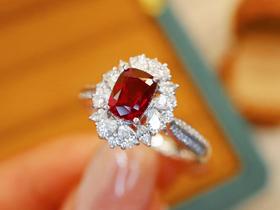 1.03ct刻面红宝石戒指