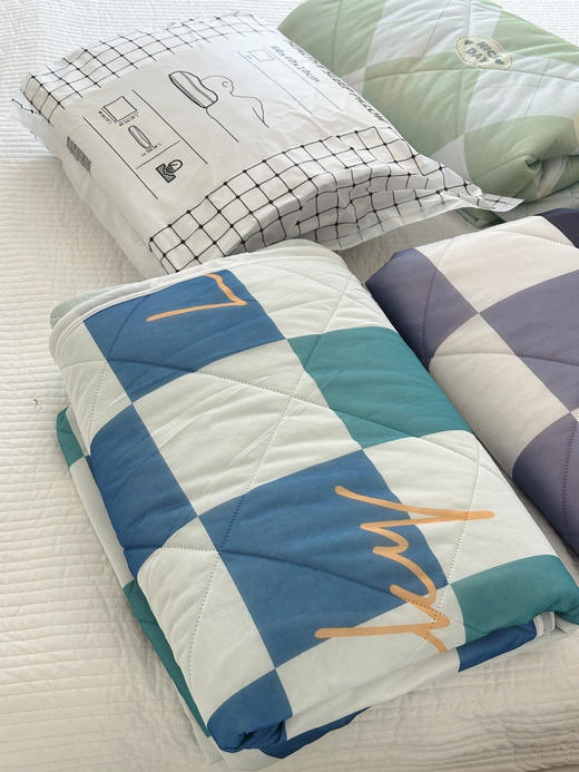 送8元退货运费 宜家同厂同源【夏日COOL玻尿酸美肤冰皮被】这款凉感丝空调被简直是为夏天而生的睡眠救星!手感细腻舒适 商品图2