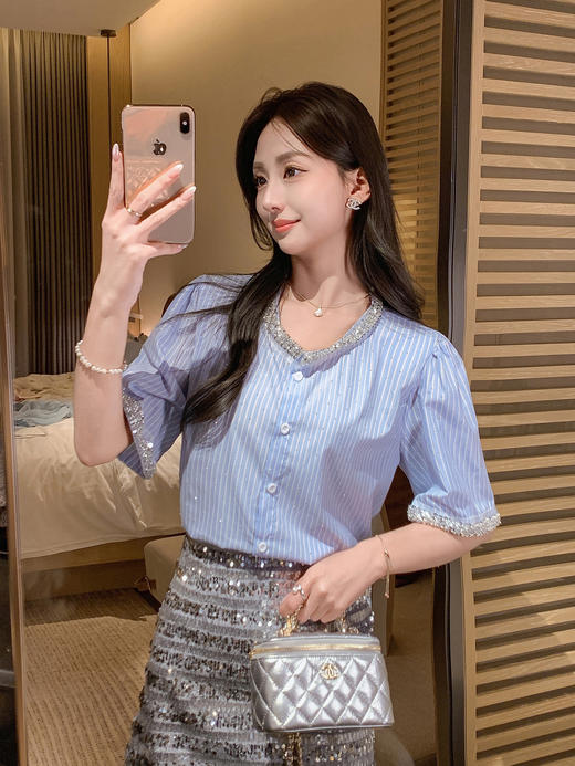 张心子【蓝调时刻】miu系镶钻气质名媛千金风条纹衬衫上衣 U2504027 商品图4