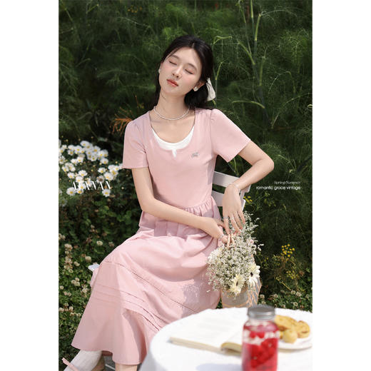鹿向南「春日圆舞曲」灰粉色假两件连衣裙女2025夏季短袖A字长裙L55105 商品图2