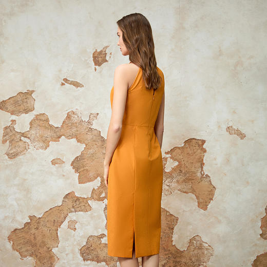 EITIE爱特爱法式温柔气质显瘦挂脖无袖连衣裙夏季新款8207949 商品图4