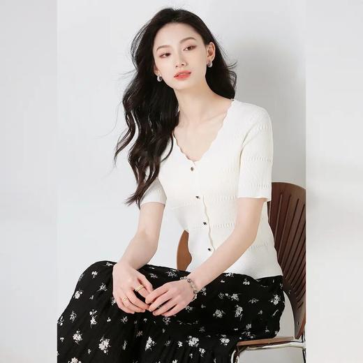 【高货sh】全新升级【铂金会员192/天猫259/差价67】(02045) 洛诗琳25春夏新款法式优雅v领短袖毛衫时尚修身显瘦针织衫 商品图0