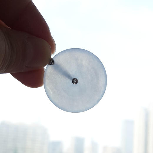 【天然正品】AU750白金镶钻镶天然细腻无裂纹糯冰种平安扣翡翠吊坠项链38.4*30.4*6.2MM（皆取最大值）女士现售价 ：3980！020425AH69 商品图8