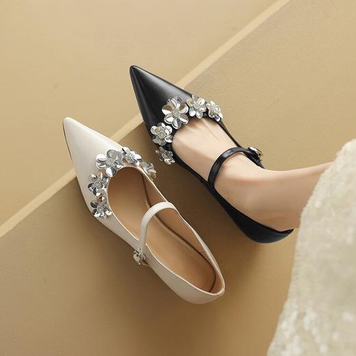 【预售5天】洋气尖头单鞋女新款法式爆款浅口一字带花朵低跟鞋NDXC&7060 商品图3