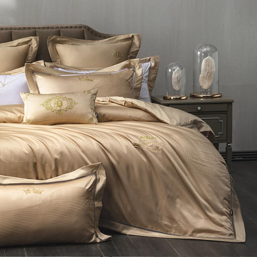 多喜爱 100S全棉色织提花四件套光之女王【100S长绒棉】【典雅刺绣】【礼箱包装】【色织提花】宽边工艺轻奢品质 柔润丝光 阿克苏长绒棉 商品图2