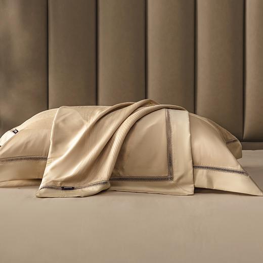 多喜爱 100S全棉色织提花四件套光之女王【100S长绒棉】【典雅刺绣】【礼箱包装】【色织提花】宽边工艺轻奢品质 柔润丝光 阿克苏长绒棉 商品图4