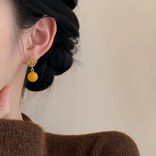 【敦煌菱形纹仿蜜蜡耳坠】国风原创手作宫廷风 镂空微镶锆石耳环古风耳钉新中式高级感耳饰 商品图6