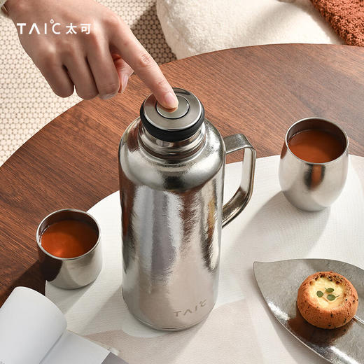 TAIC太可纯钛臻享保温壶焖茶壶保温瓶家用高档弹盖户外露营温显壶 瀚海蓝1.2L 商品图5